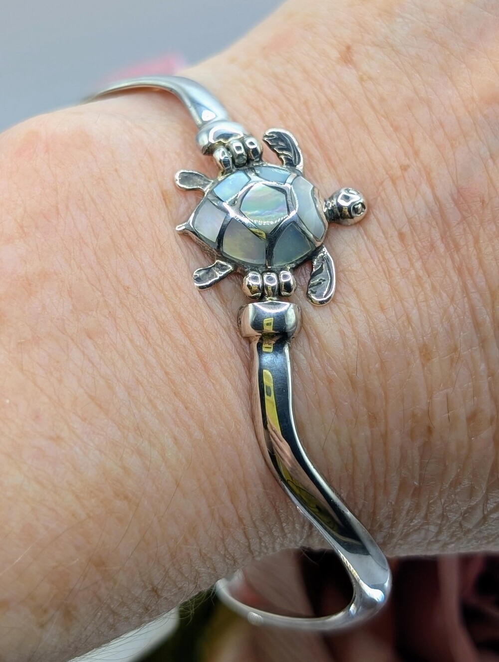 Bali Mother-Of-Pearl Turtle Bracelet 925 Sterling Silver w/Toggle Closure -16.8g